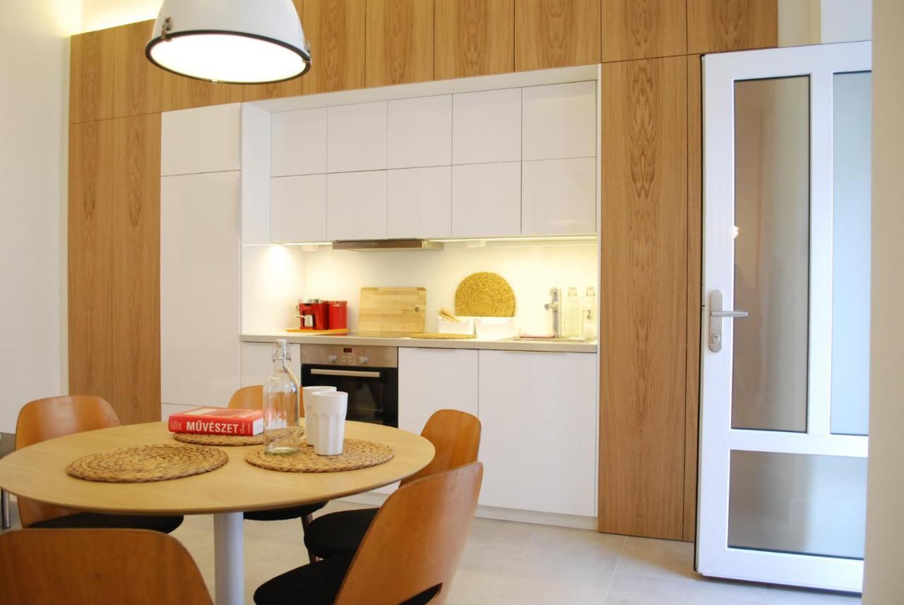 Stylish Studios Apartment In The City Center With Air Conditioning Budapest Eksteriør billede